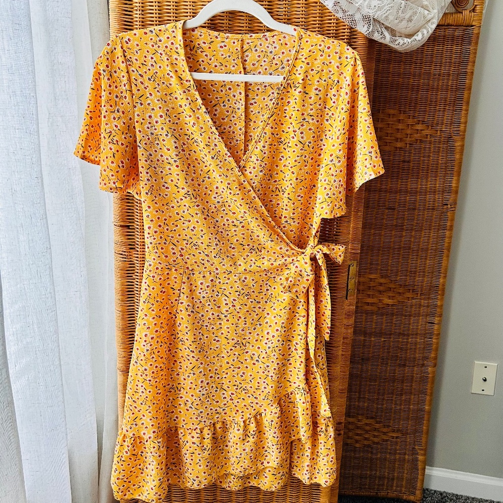 Floral Dress, Amazon buy, size Medium!